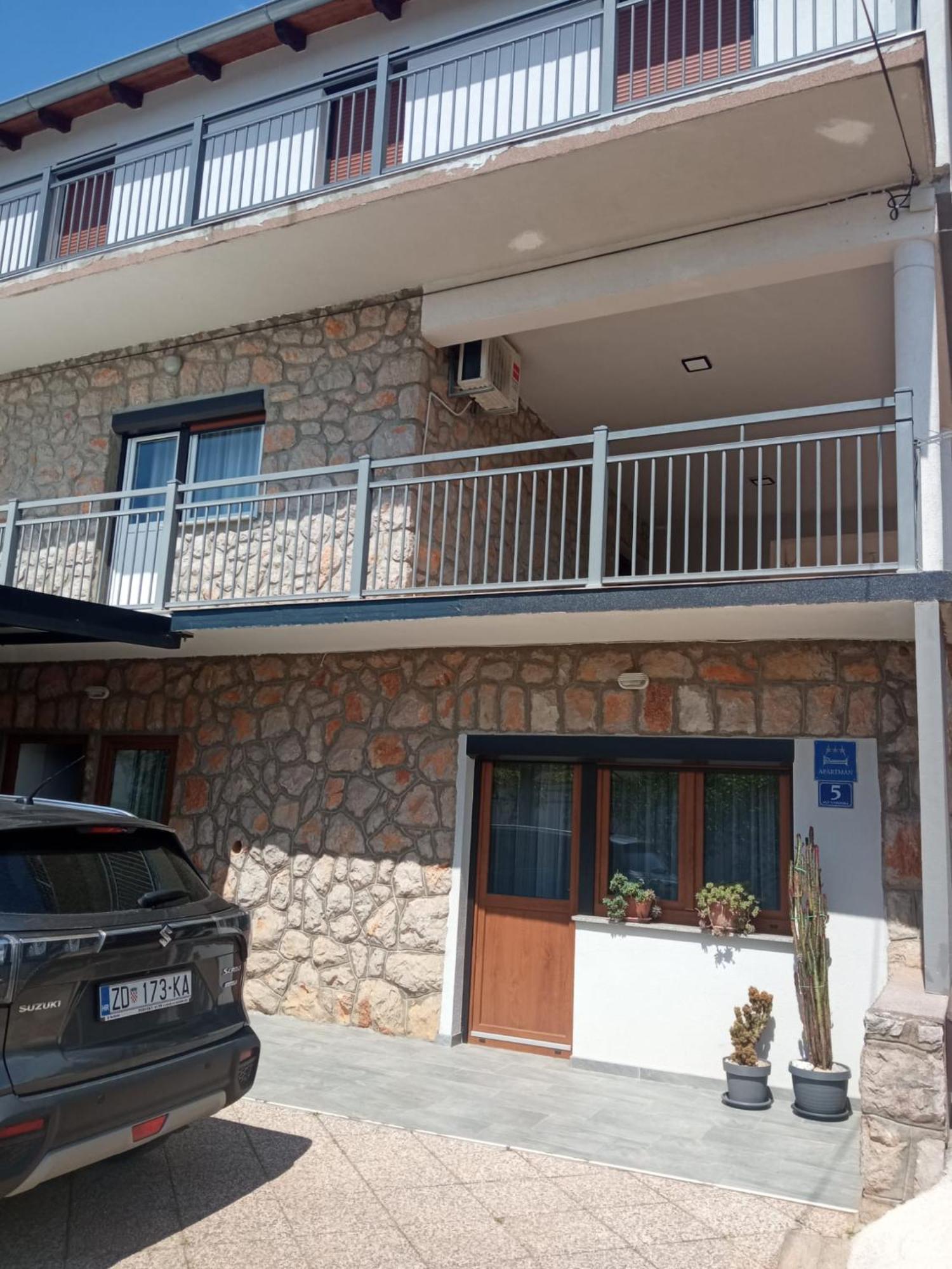 Apartment Plitvice 스타리그라드 파클레니차 외부 사진